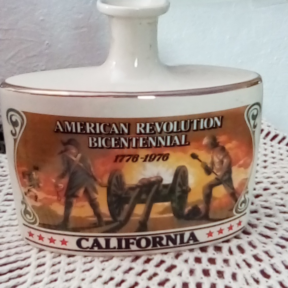 Limited American Revolution Bicentennial  Early Times Whiskey Decanter Bottle.